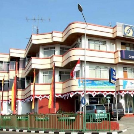 Ambun Suri Hotel Букиттинги Экстерьер фото