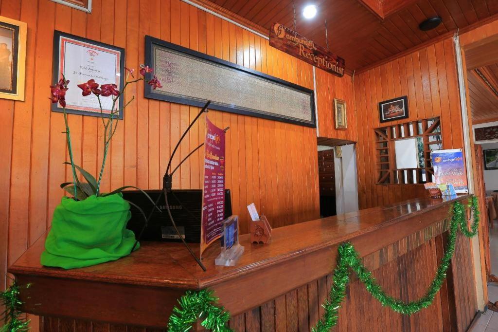 Ambun Suri Hotel Букиттинги Экстерьер фото