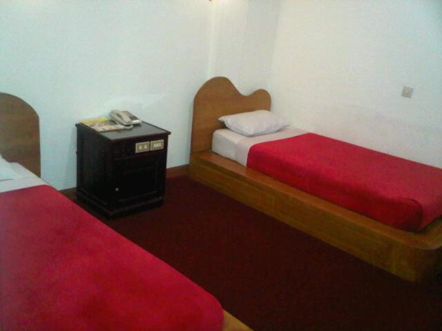 Ambun Suri Hotel Букиттинги Номер фото