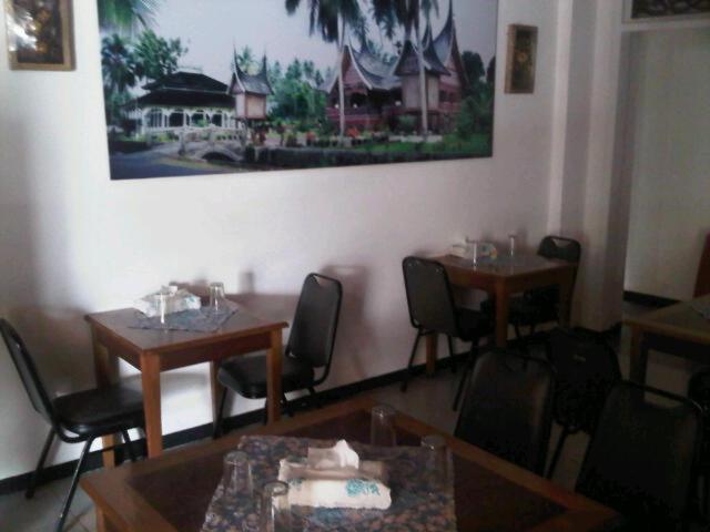 Ambun Suri Hotel Букиттинги Экстерьер фото